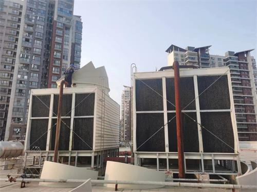 低噪音冷卻塔可以處理的水的溫度是多少？,低噪音閉式冷卻塔